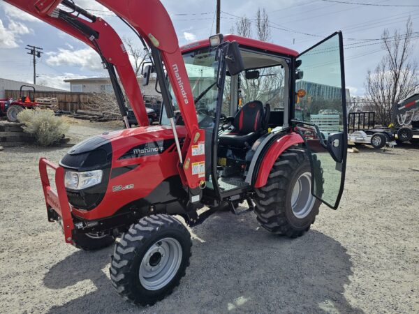 2024 Mahindra 1640 Tractor with Cab and Loader - Image 6