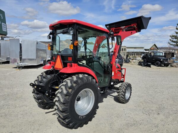 2024 Mahindra 1640 Tractor with Cab and Loader - Image 4