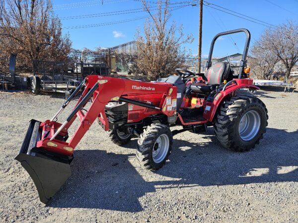 2024 Mahindra 1626 Tractor with Loader - Image 5