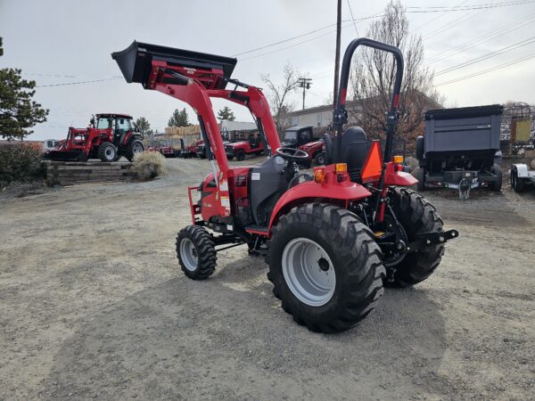 2025 Mahindra 1640 Tractor with Loader - Image 10