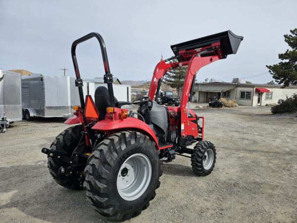 2025 Mahindra 1640 Tractor with Loader - Image 8