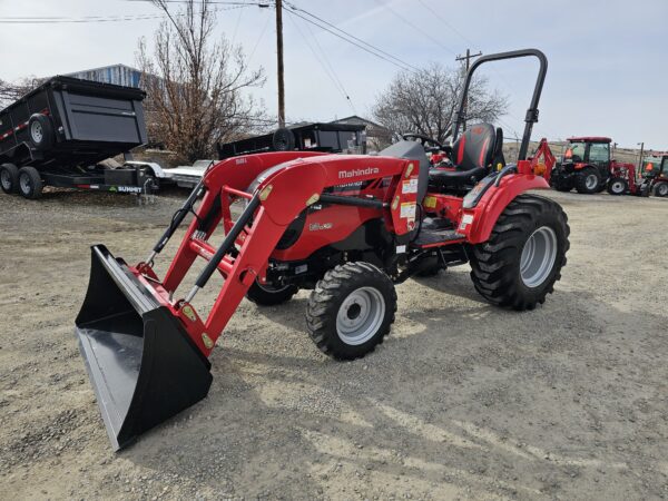 2025 Mahindra 1640 Tractor with Loader - Image 5