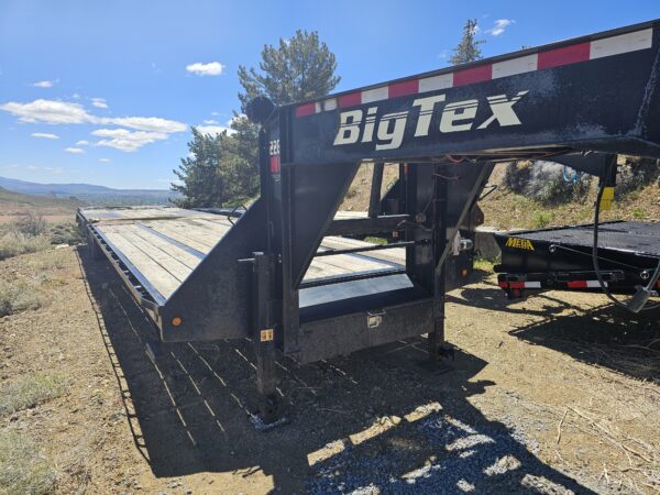 2017 Big Tex Pre-Owned 22GN 40' Gooseneck Equipment Trailer - Image 2