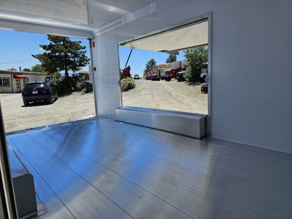 2024 Featherlite 20' Enclosed Flat Nose Car Hauler - Image 11