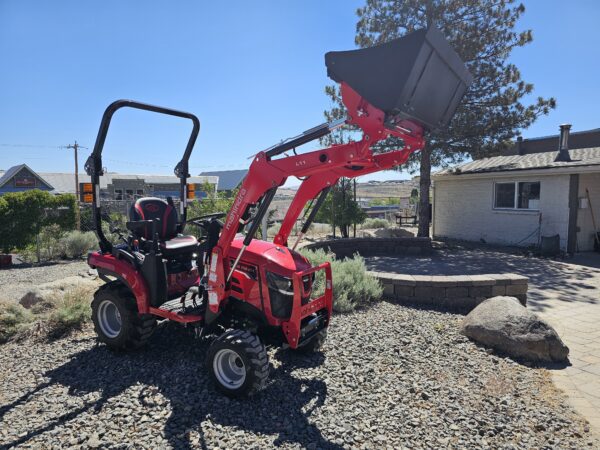 2024 Mahindra 1120 Tractor with Loader - Image 10