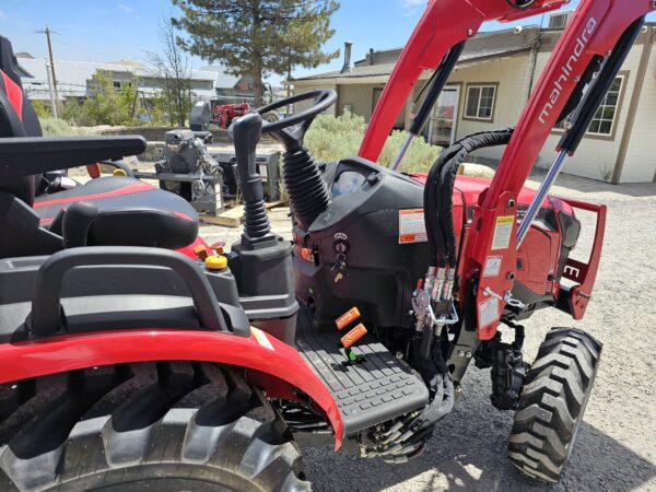 2025 Mahindra 2126 Tractor with Loader - Image 6