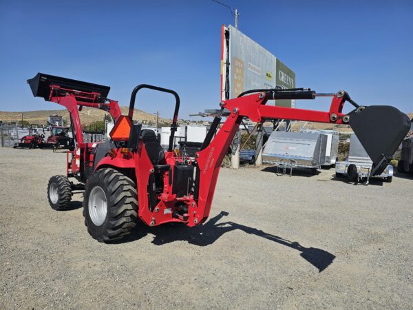 2024 Mahindra 1640 Tractor with Loader and Backhoe - Image 9