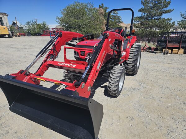 2025 Mahindra1626 Refresh Model Tractor w/ Loader - Image 8