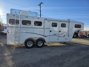 2007 Trails West Pre-Owned Sierra 3-Horse Trailer