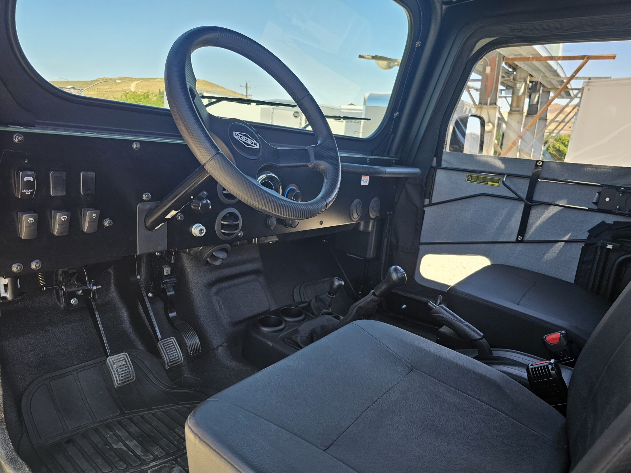 2026 Mahindra ROXOR All Weather 4x4 Off Road Side by Side w/Cab - Image 8
