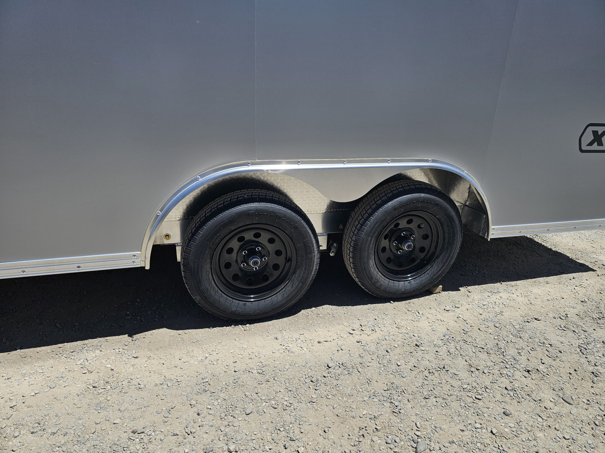 2026 Alcom 8.5'x16' V-Nose Stealth XLT Car Hauler - Image 5