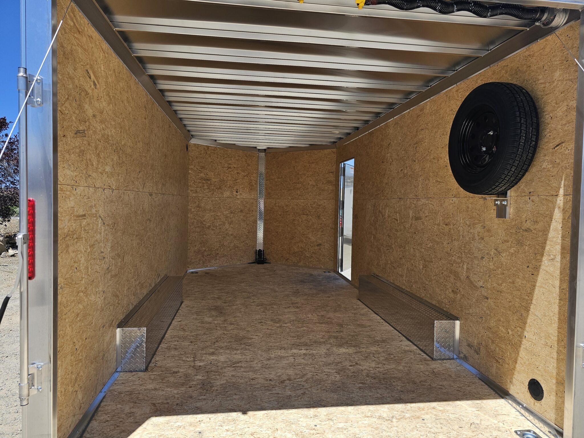 2026 Alcom 8.5'x16' V-Nose Stealth XLT Car Hauler - Image 10