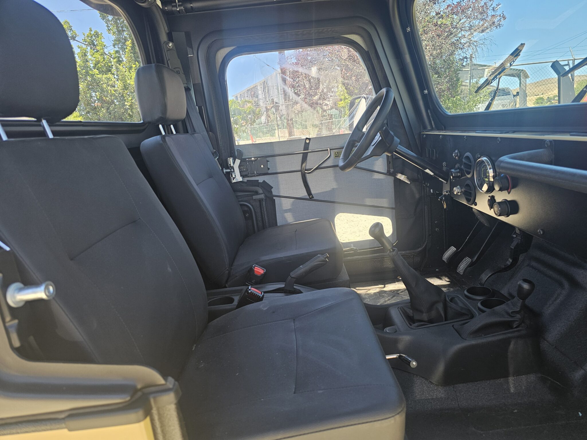 2026 Mahindra ROXOR All Weather 4x4 Off Road Side by Side w/Cab - Image 11